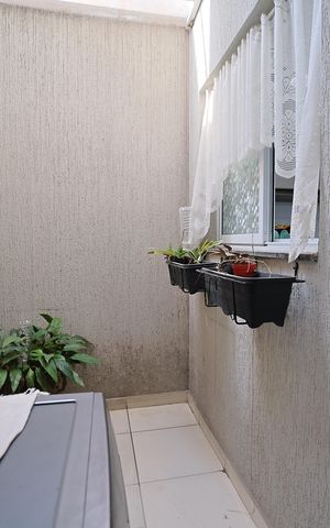 Casa de condomínio à venda com 74m², 2 quartos e 1 vagaÁrea de Serviço