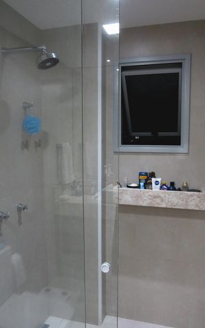 Apartamento para alugar com 155m², 3 quartos e 3 vagas Apartamento para alugar com 155m², 3 quartos e 3 vagasBanheiro da Suíte 1