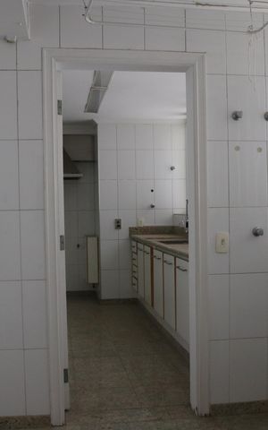 Apartamento para alugar com 232m², 3 quartos e 3 vagasÁrea de Serviço