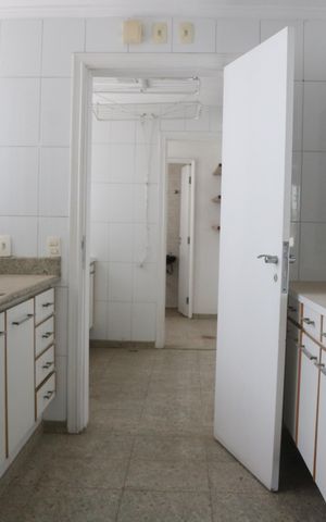 Apartamento para alugar com 232m², 3 quartos e 3 vagasCozinha