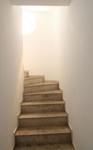 Casa para alugar com 200m², 3 quartos e 3 vagasEscada 1