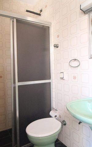 Casa para alugar com 200m², 3 quartos e 3 vagasBanheiro de serviço