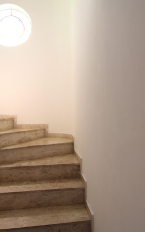 Casa para alugar com 200m², 3 quartos e 3 vagasEscada 2