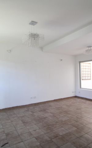 Casa para alugar com 200m², 3 quartos e 3 vagasSala 1