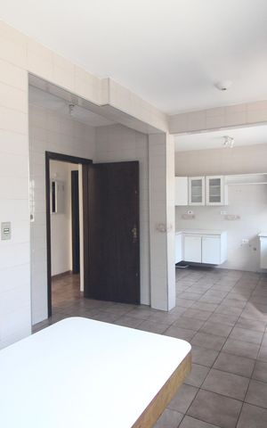 Casa para alugar com 200m², 3 quartos e 3 vagasCozinha