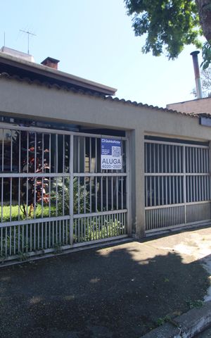 Casa para alugar com 200m², 3 quartos e 3 vagasFachada
