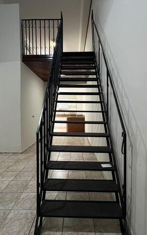 Casa para alugar com 200m², 3 quartos e 3 vagas Casa para alugar com 200m², 3 quartos e 3 vagasSala