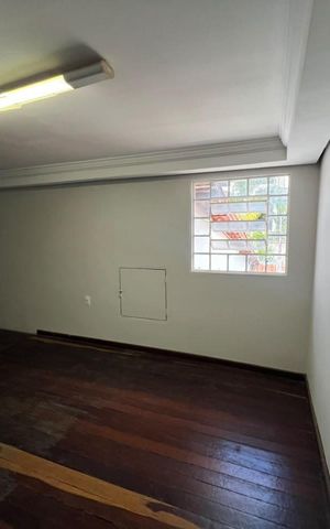 Casa para alugar com 200m², 3 quartos e 3 vagas Casa para alugar com 200m², 3 quartos e 3 vagasSala 2
