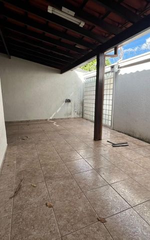 Casa para alugar com 200m², 3 quartos e 3 vagas Casa para alugar com 200m², 3 quartos e 3 vagasÁrea externa