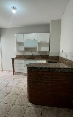 Casa para alugar com 200m², 3 quartos e 3 vagas Casa para alugar com 200m², 3 quartos e 3 vagasCozinha
