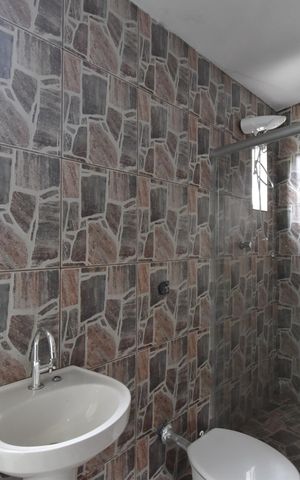 Casa para alugar com 182m², 2 quartos e 1 vagaBanheiro 