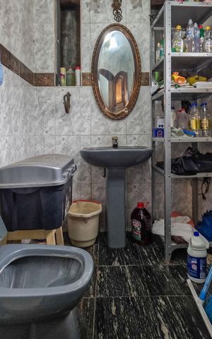 Casa à venda com 243m², 2 quartos e 4 vagas