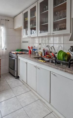 Casa à venda com 243m², 2 quartos e 4 vagas