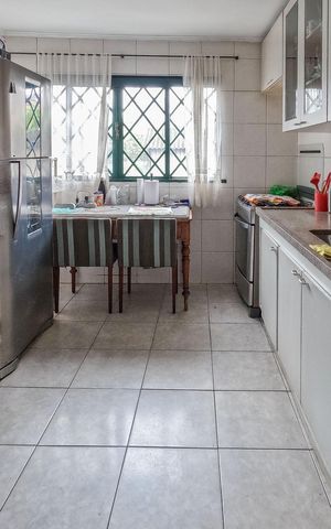 Casa à venda com 243m², 2 quartos e 4 vagas