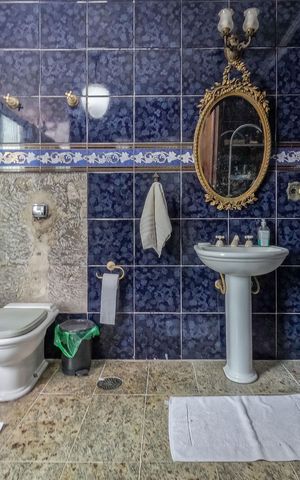 Casa à venda com 243m², 2 quartos e 4 vagas