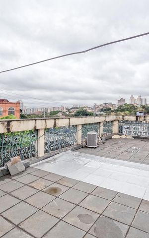 Casa à venda com 243m², 2 quartos e 4 vagas