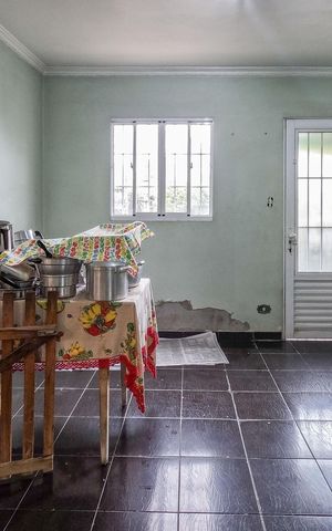 Casa à venda com 243m², 2 quartos e 4 vagas