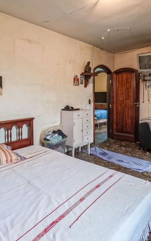 Casa à venda com 243m², 2 quartos e 4 vagas