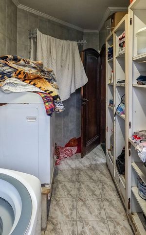 Casa à venda com 243m², 2 quartos e 4 vagas