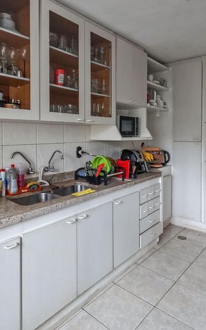 Casa à venda com 243m², 2 quartos e 4 vagas