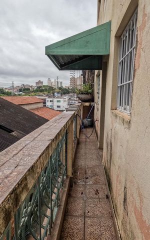 Casa à venda com 243m², 2 quartos e 4 vagas