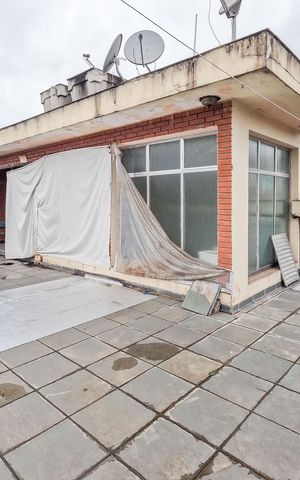 Casa à venda com 243m², 2 quartos e 4 vagas