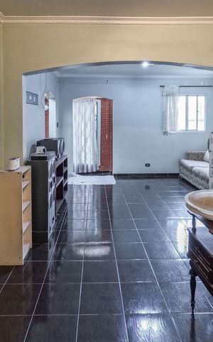Casa à venda com 243m², 2 quartos e 4 vagas