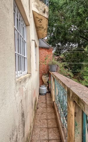 Casa à venda com 243m², 2 quartos e 4 vagas