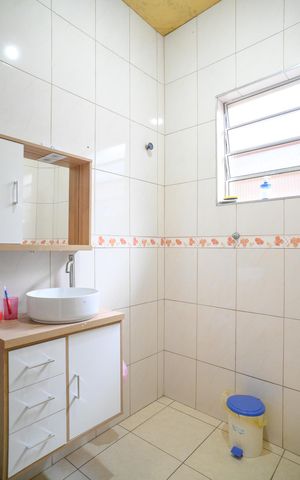 Casa à venda com 130m², 2 quartos e sem vaga Casa à venda com 130m², 2 quartos e sem vagaBanheiro 1