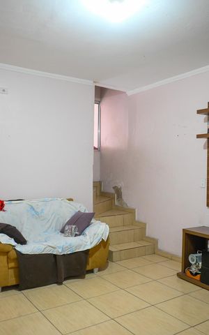 Casa à venda com 130m², 2 quartos e sem vaga Casa à venda com 130m², 2 quartos e sem vagaSala