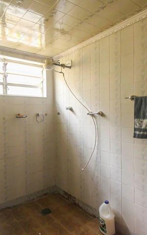 Casa à venda com 200m², 3 quartos e 3 vagasBanheiro 2