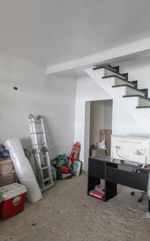 Casa à venda com 200m², 3 quartos e 3 vagasSala