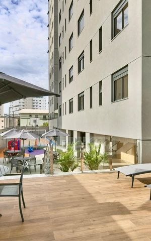 Apartamento à venda com 68m², 2 quartos e 2 vagas Apartamento à venda com 68m², 2 quartos e 2 vagasÁrea comum - Piscina