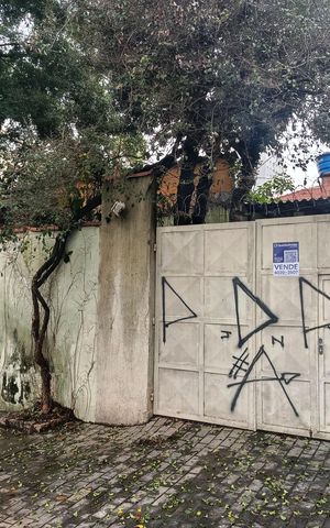 Casa à venda com 147m², 1 quarto e 1 vaga Casa à venda com 147m², 1 quarto e 1 vagaFachada