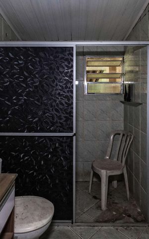 Casa à venda com 147m², 1 quarto e 1 vaga Casa à venda com 147m², 1 quarto e 1 vagaBanheiro social