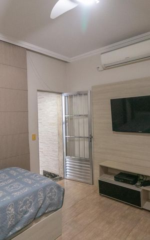 Casa à venda com 180m², 6 quartos e 2 vagas