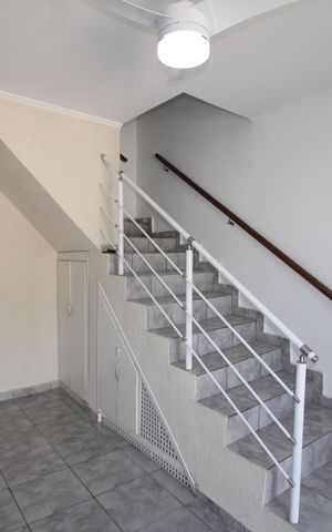 Casa para alugar com 123m², 3 quartos e 2 vagasSala