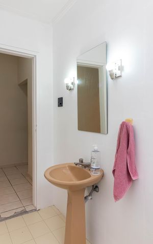 Casa à venda com 340m², 3 quartos e 1 vaga Casa à venda com 340m², 3 quartos e 1 vagaBanheiro 4