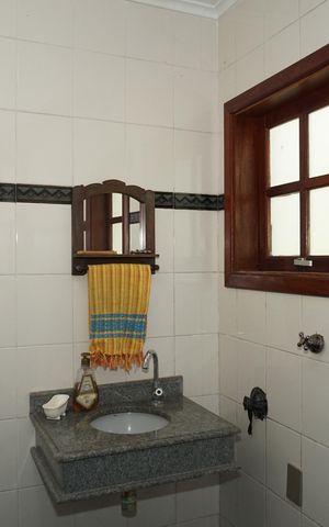 Casa para alugar com 625m², 5 quartos e 5 vagasBanheiro 1