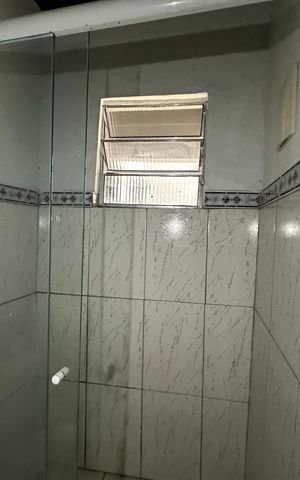 Casa para alugar com 30m², 1 quarto e sem vaga Casa para alugar com 30m², 1 quarto e sem vagaBanheiro