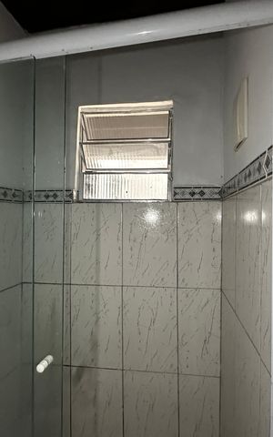 Casa para alugar com 30m², 1 quarto e sem vaga Casa para alugar com 30m², 1 quarto e sem vagaBanheiro
