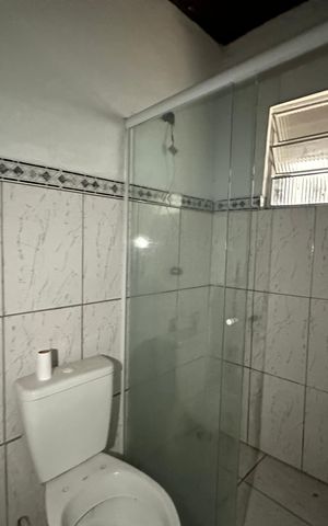 Casa para alugar com 30m², 1 quarto e sem vaga Casa para alugar com 30m², 1 quarto e sem vagaBanheiro