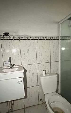 Casa para alugar com 30m², 1 quarto e sem vaga Casa para alugar com 30m², 1 quarto e sem vagaBanheiro
