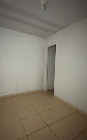 Casa para alugar com 25m², 1 quarto e sem vaga Casa para alugar com 25m², 1 quarto e sem vagaQuarto