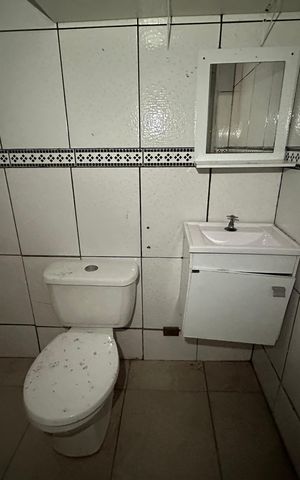 Casa para alugar com 25m², 1 quarto e sem vaga Casa para alugar com 25m², 1 quarto e sem vagaBanheiro