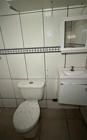 Casa para alugar com 25m², 1 quarto e sem vaga Casa para alugar com 25m², 1 quarto e sem vagaBanheiro