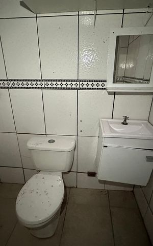 Casa para alugar com 25m², 1 quarto e sem vaga Casa para alugar com 25m², 1 quarto e sem vagaBanheiro