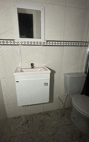 Casa para alugar com 30m², 1 quarto e sem vagaBanheiro