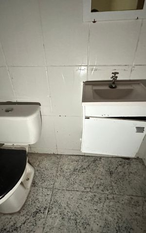 Casa para alugar com 40m², 1 quarto e sem vaga Casa para alugar com 40m², 1 quarto e sem vagaBanheiro