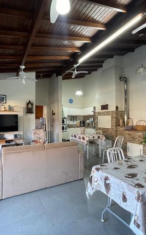 Casa à venda com 150m², 3 quartos e 4 vagas